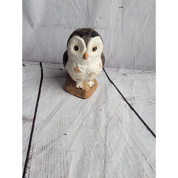 Vintage Ceramic/Porcelain Owl Figurine on Rock 4 inches READ 2 - Picture 1 of 8